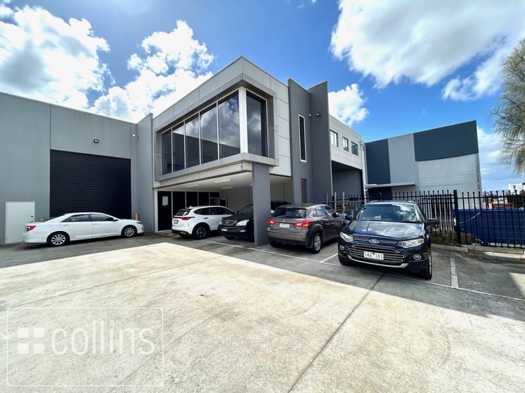 Click to view all images 39 Futures Road Cranbourne West VIC 3977 - Image 3