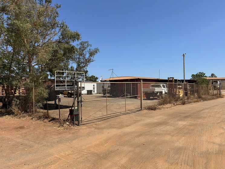 Click to view all images 4B Pinnacles Street Wedgefield WA 6721 - Image 2