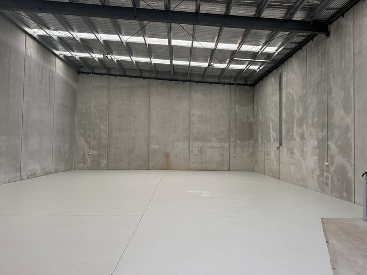 Click to view all images 8 Corvette Place Kilsyth VIC 3137 - Image 2