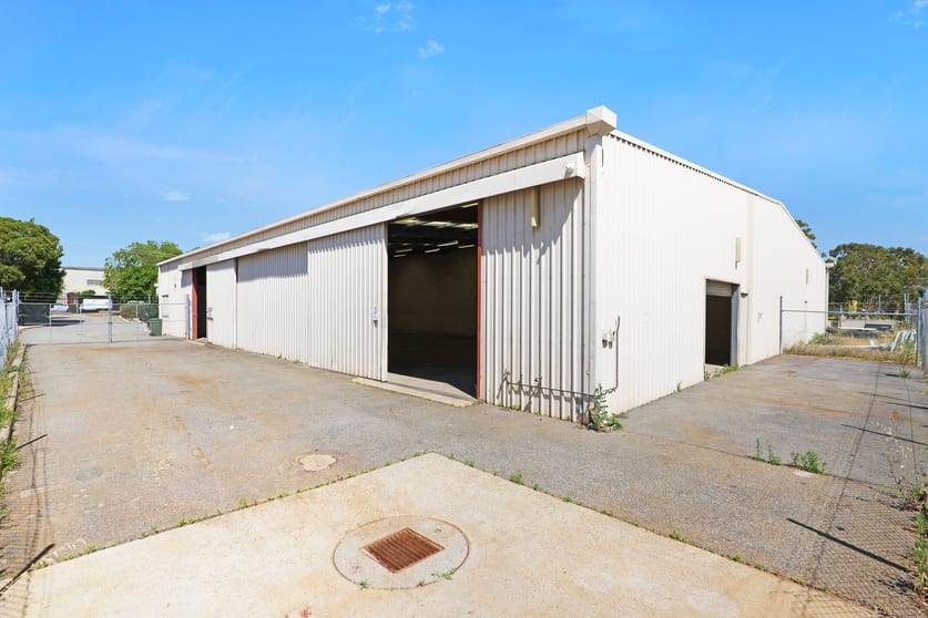 Click to view all images 16 Sorbonne Crescent Canning Vale WA 6155 - Image 3