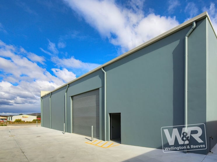 Click to view all images Unit A/52 Newbey Street Albany WA 6330 - Image 2