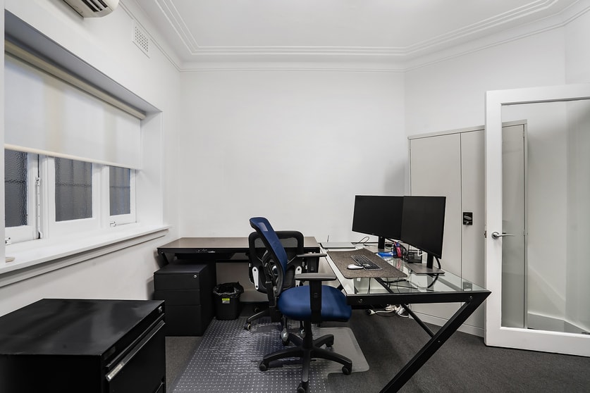 Click to view all images 169 Sailors Bay Road Northbridge NSW 2063 - Image 2