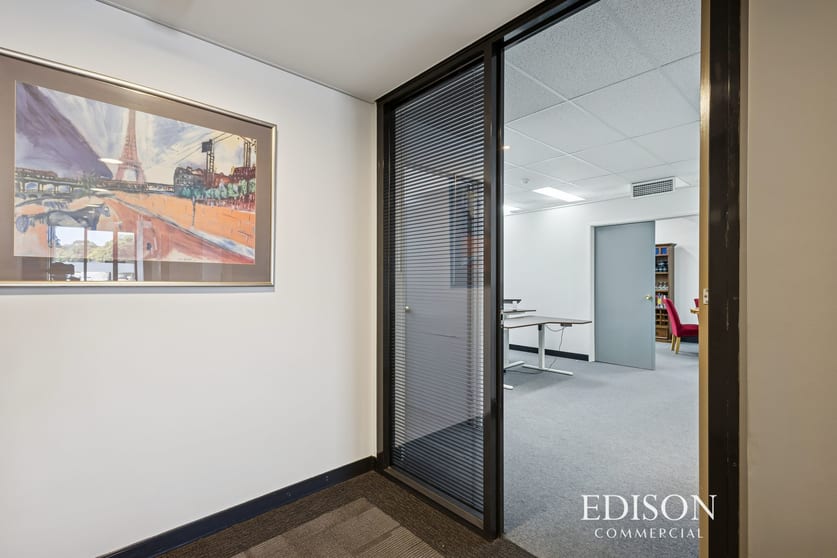 Click to view all images Suite 8/18 Stirling Highway Nedlands WA 6009 - Image 2