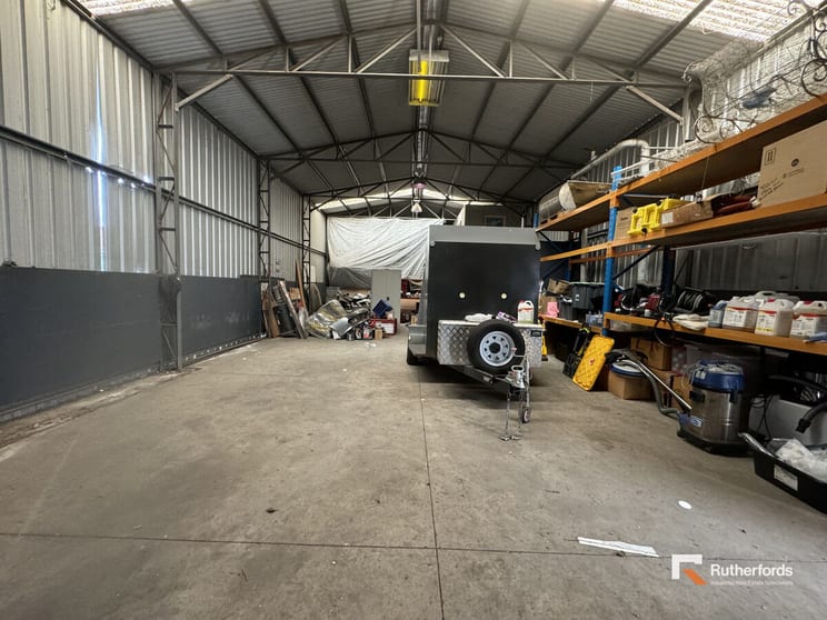 Click to view all images 47 Pelmet Crescent Thomastown VIC 3074 - Image 3