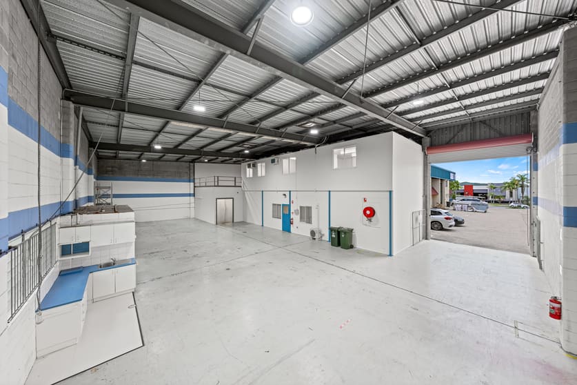 Click to view all images 3/38 Devlan Street Mansfield QLD 4122 - Image 1