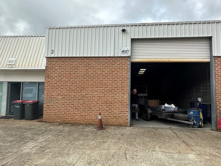 Click to view all images 3/147 Industrial Road Oak Flats NSW 2529 - Image 2