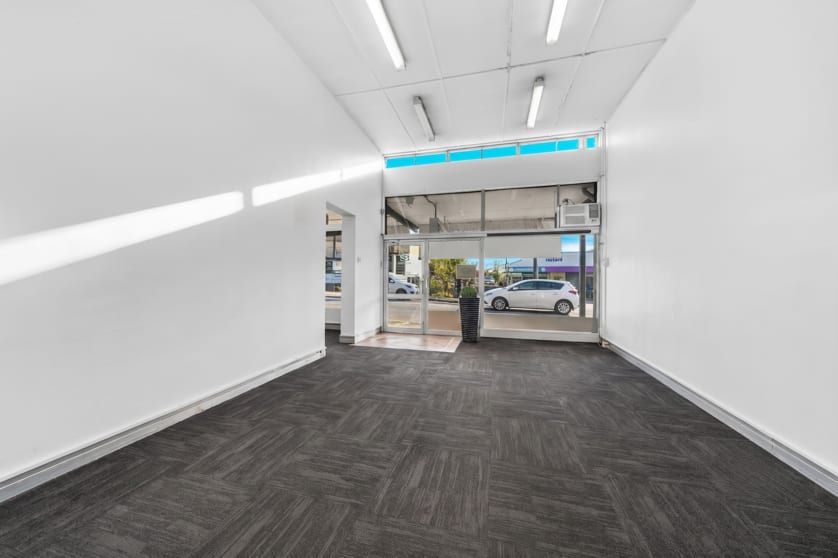Click to view all images 1/186 Cavendish Road Coorparoo QLD 4151 - Image 2