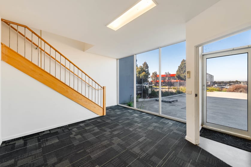 Click to view all images 24 Drake Boulevard Altona VIC 3018 - Image 2
