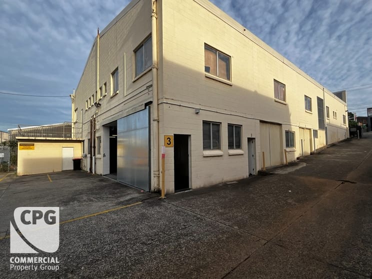 Click to view all images Unit 3/11 Stanley Street Peakhurst NSW 2210 - Image 1
