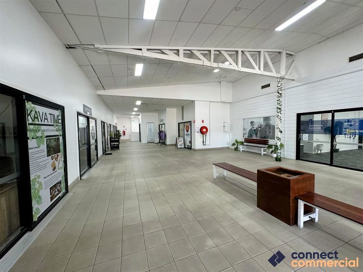 8/17 Railway Street Stanthorpe QLD 4380 - Image 2