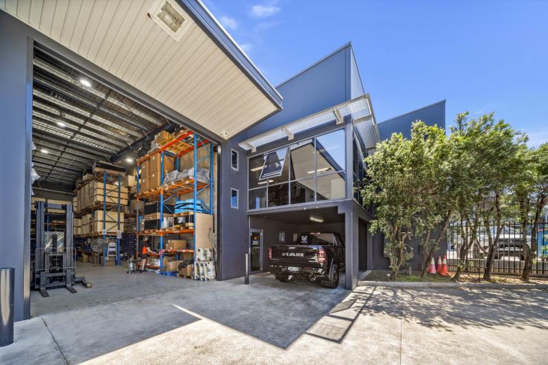 Click to view all images Office/Warehouse/Unit 2/7 Bonz Place Seven Hills NSW 2147 - Image 2
