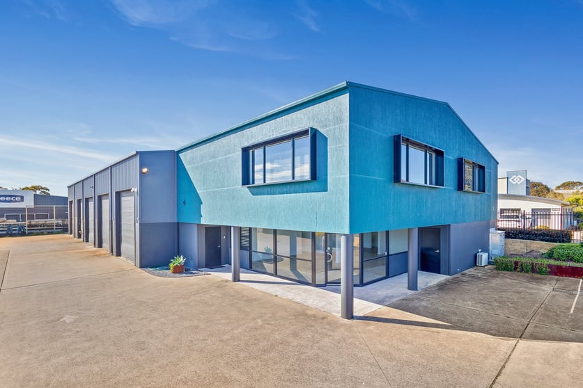 Click to view all images 3 Sky Close Taylors Beach NSW 2316 - Image 3