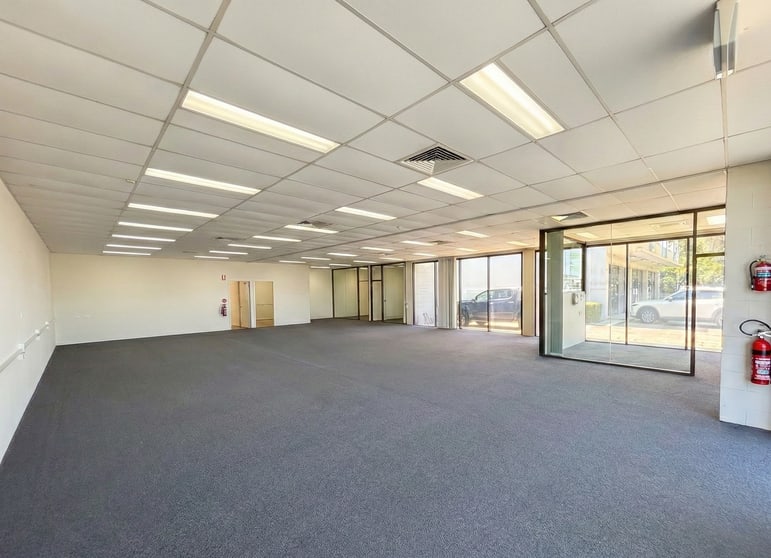 Click to view all images 8&9/81 Minjungbal Drive Tweed Heads South NSW 2486 - Image 2