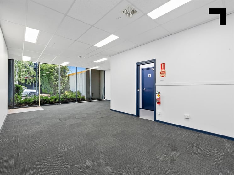 6/15 Howleys Road Notting Hill VIC 3168 - Image 2