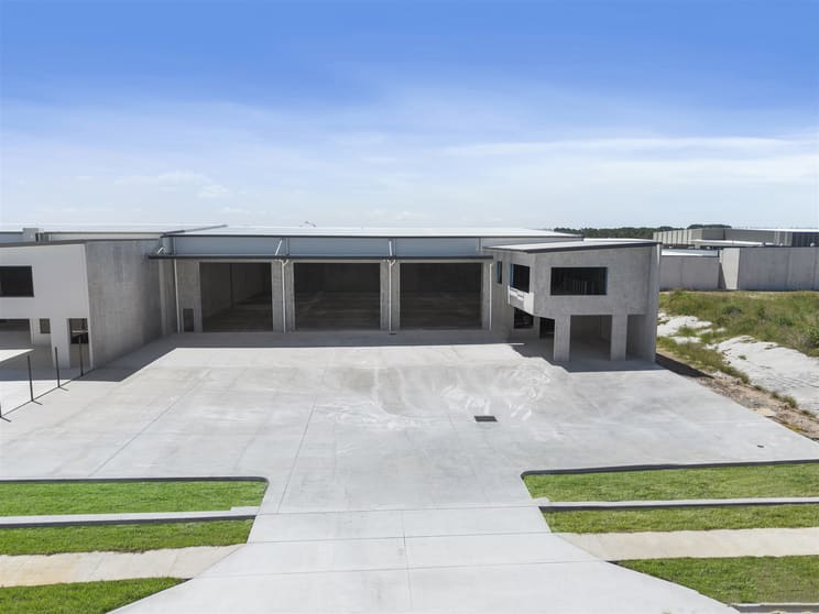 Click to view all images 17 Barr Road Caboolture QLD 4510 - Image 1
