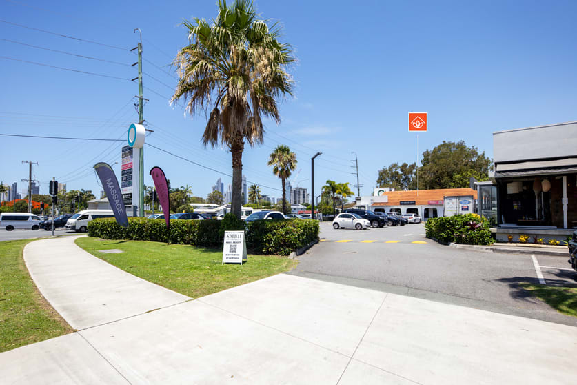 2/253 Ferry Road Southport QLD 4215 - Image 2