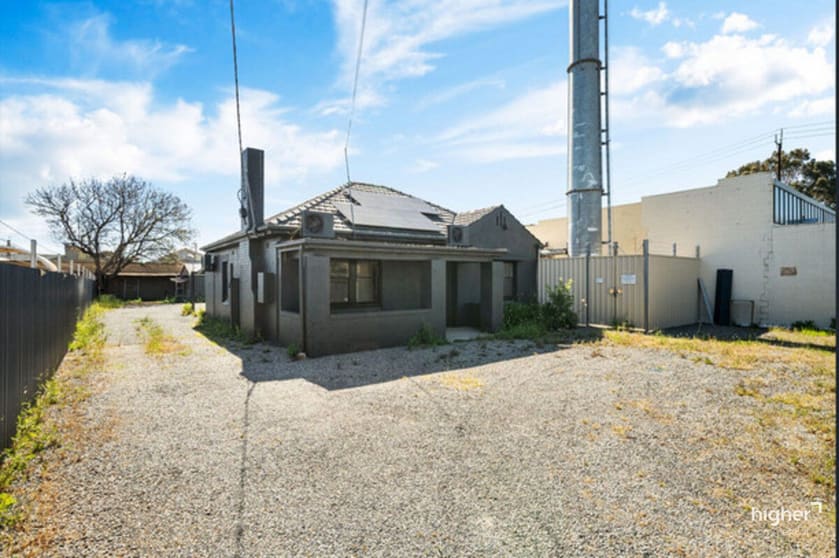 Click to view all images 2 Talisman Avenue Edwardstown SA 5039 - Image 2