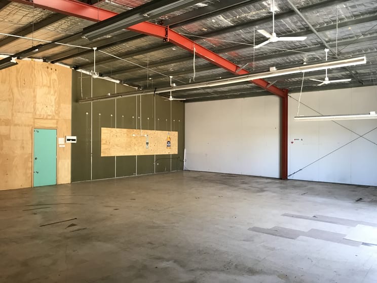 Click to view all images 3/401 Lal Lal Street Canadian VIC 3350 - Image 2