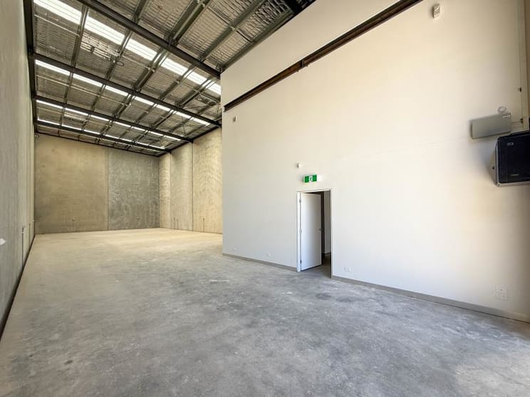 Click to view all images 24A Robbins Circuit Williamstown North VIC 3016 - Image 2