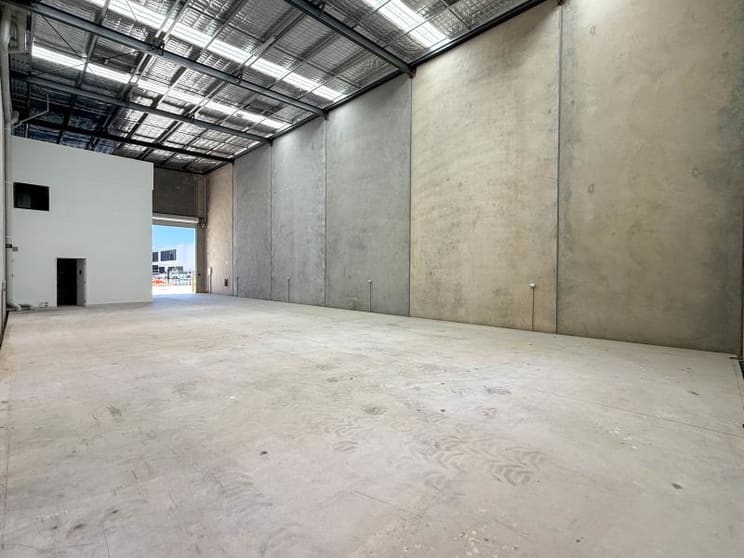 Click to view all images 24A Robbins Circuit Williamstown North VIC 3016 - Image 3