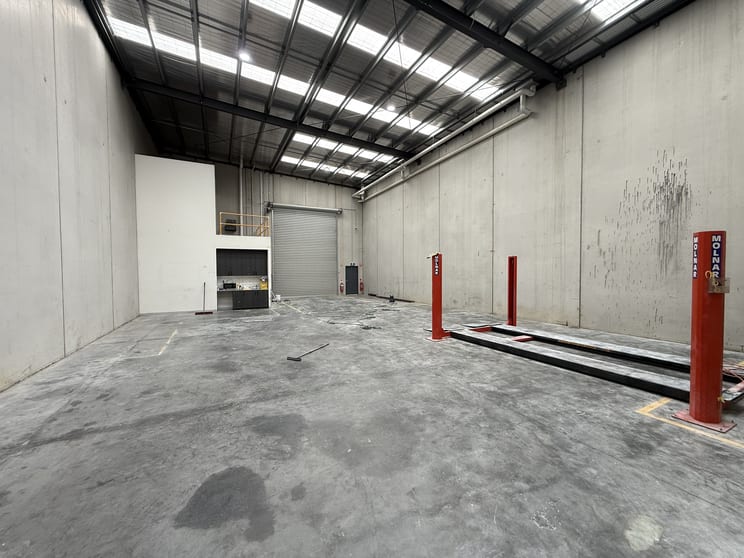Click to view all images 1/19 Silvretta Court Clyde North VIC 3978 - Image 2