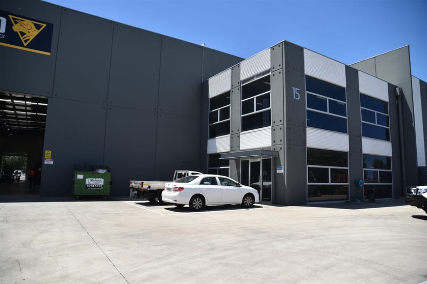 Click to view all images 15 Paraweena Drive Truganina VIC 3029 - Image 3