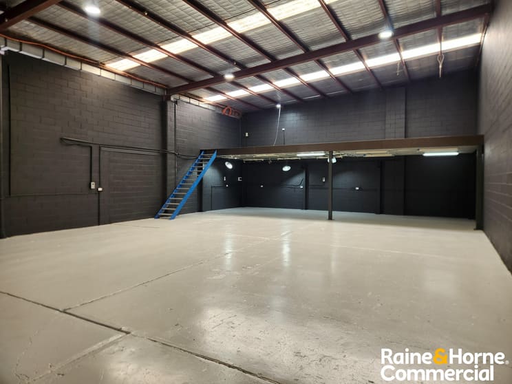 Click to view all images Unit 3/83 Cox Avenue Kingswood NSW 2747 - Image 2