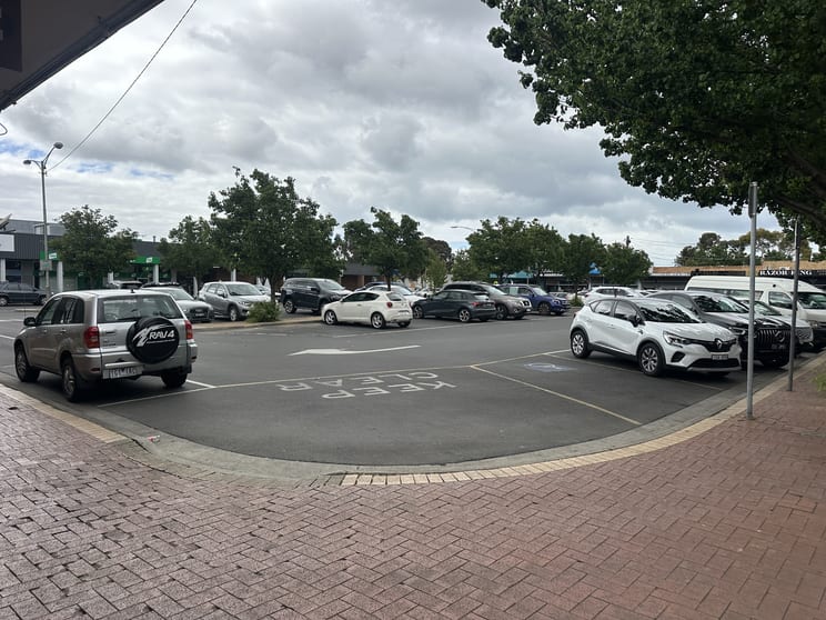 Click to view all images 21 Borrack Square Altona North VIC 3025 - Image 3