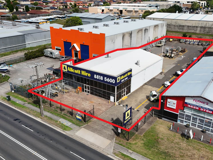 Click to view all images 65 Blaxland Road Campbelltown NSW 2560 - Image 2