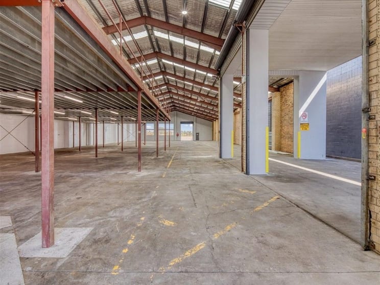 Click to view all images 13 Shoebury Street Rocklea QLD 4106 - Image 3