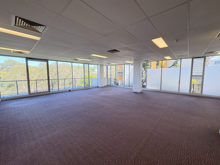 Click to view all images Belrose NSW 2085 - Image 1