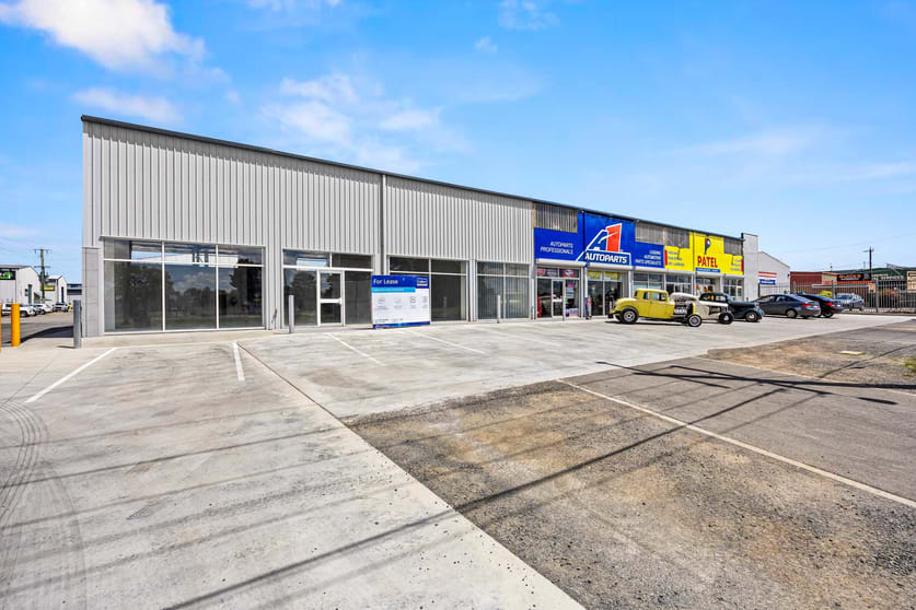 Click to view all images 1/422 Sutton Street Delacombe VIC 3356 - Image 1