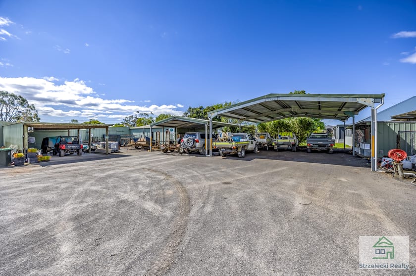 Click to view all images 15 Hayes Rd Newborough VIC 3825 - Image 2