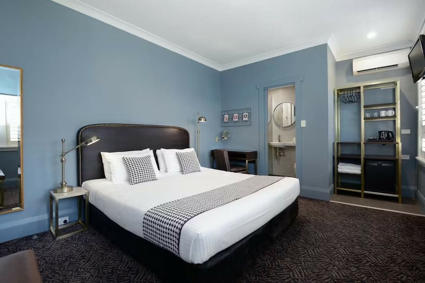 Click to view all images 31 Challis Avenue Potts Point NSW 2011 - Image 2