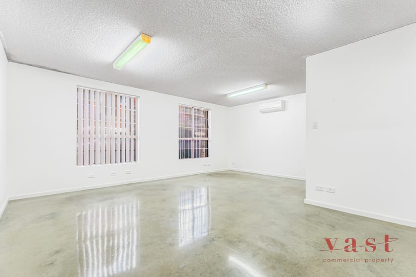 Click to view all images 2/279 LORD STREET Perth WA 6000 - Image 1