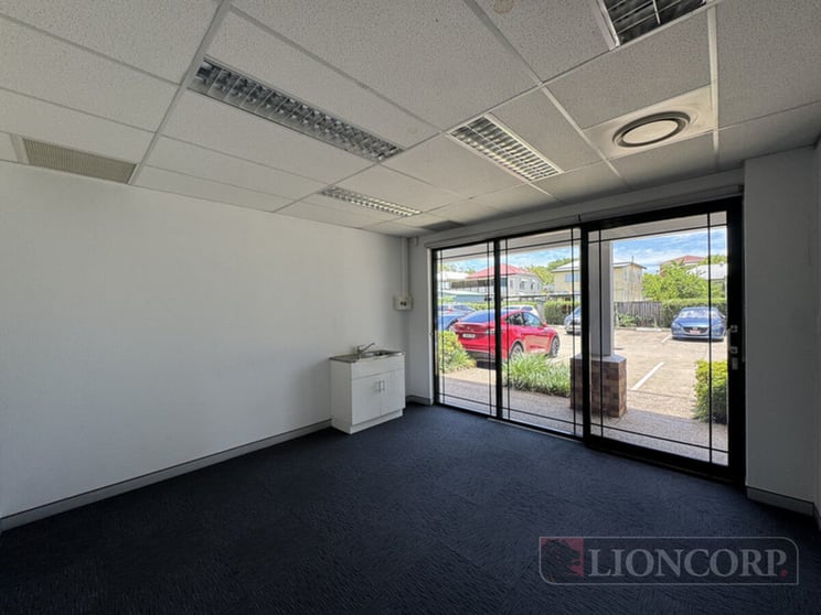 Click to view all images Greenslopes QLD 4120 - Image 3