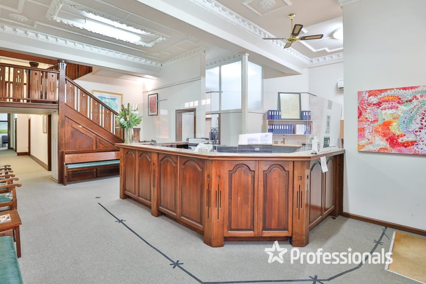 Click to view all images 70 Deakin Avenue Mildura VIC 3500 - Image 2