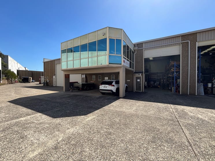 Click to view all images 23E/1-3 Endeavour Road Caringbah NSW 2229 - Image 1