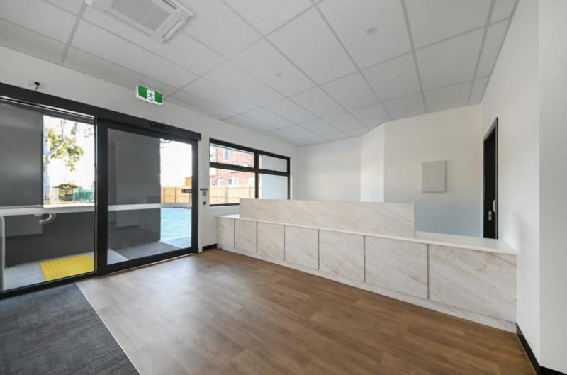 Click to view all images 371 Warrigal Road Burwood VIC 3125 - Image 3