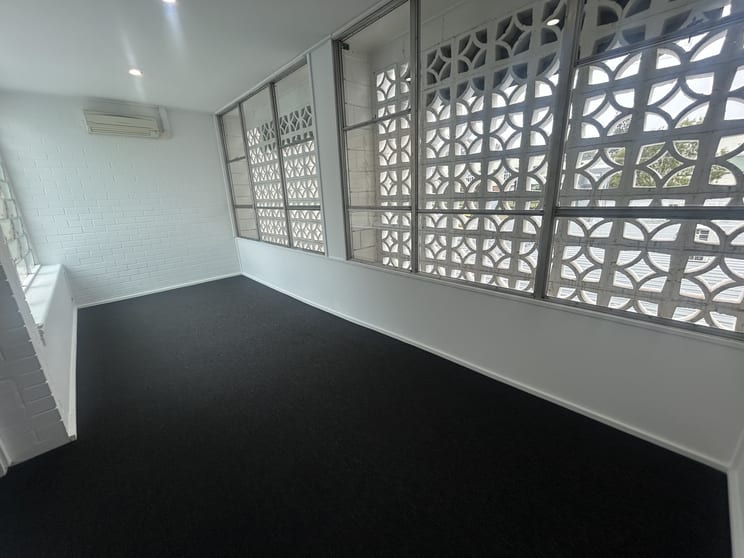 Click to view all images 8A/600 Sherwood Road Sherwood QLD 4075 - Image 2