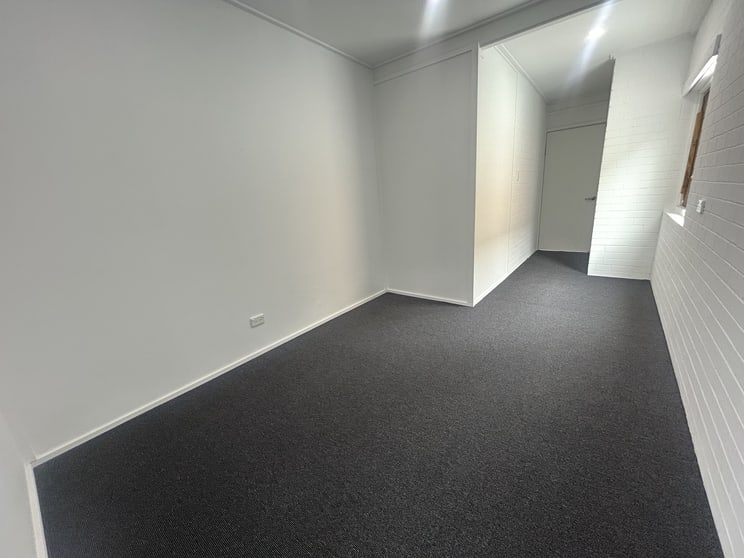 Click to view all images 8A/600 Sherwood Road Sherwood QLD 4075 - Image 3