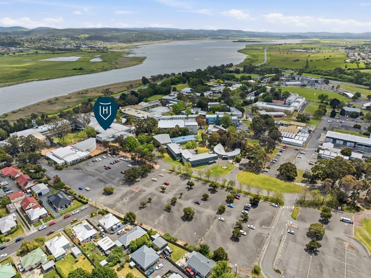 Click to view all images B2/75 Newnham Drive Newnham TAS 7248 - Image 2