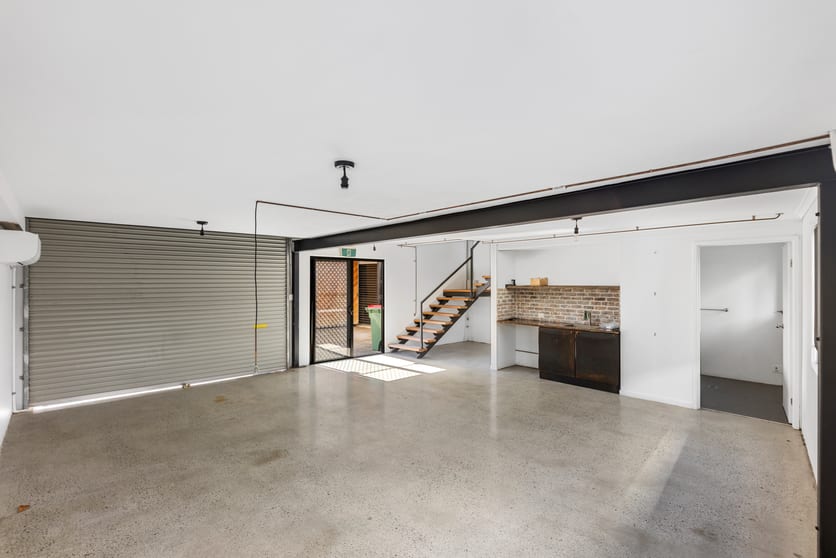 Click to view all images 11/7 Ramly Drive Burleigh Heads QLD 4220 - Image 3