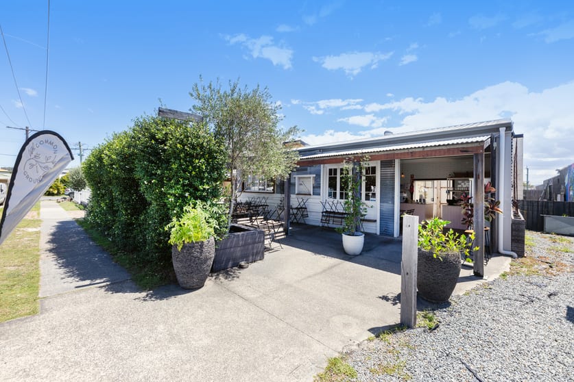 Click to view all images A2 Hibiscus Haven Burleigh Heads QLD 4220 - Image 1