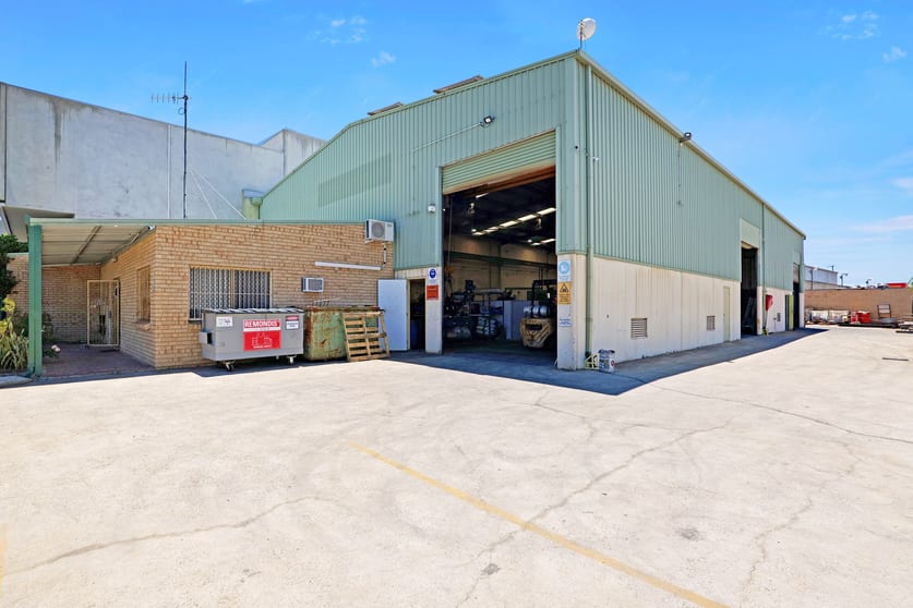 Click to view all images 37 Pickett Street Bayswater WA 6053 - Image 3