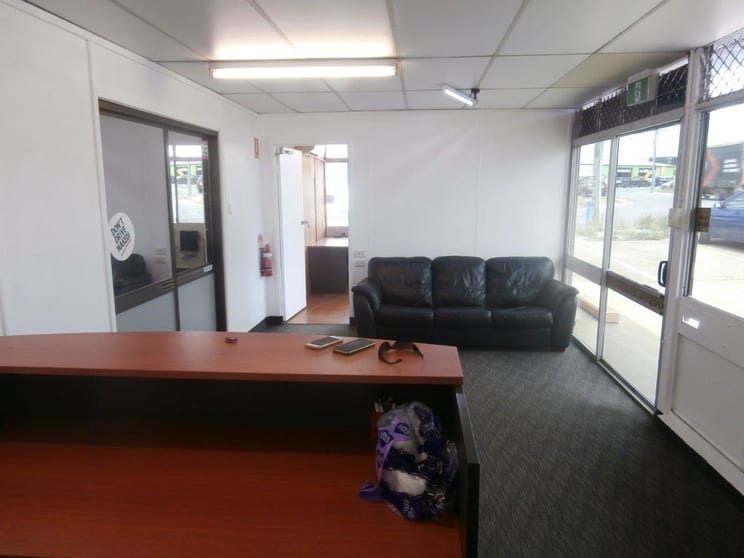 1/37 Moss Street Slacks Creek QLD 4127 - Image 2
