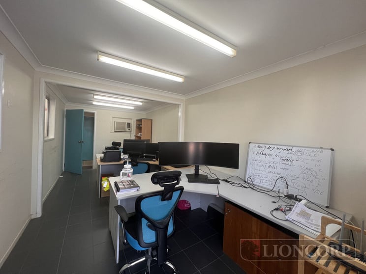 Click to view all images Coopers Plains QLD 4108 - Image 2