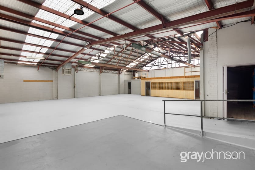 Click to view all images 163 Grange Road Fairfield VIC 3078 - Image 2