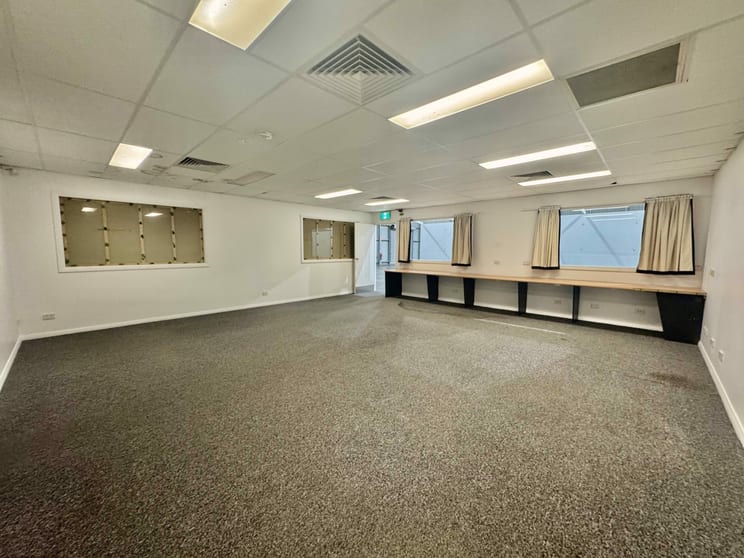 Click to view all images Unit 2, 9 Bowen Crescent West Gosford NSW 2250 - Image 3