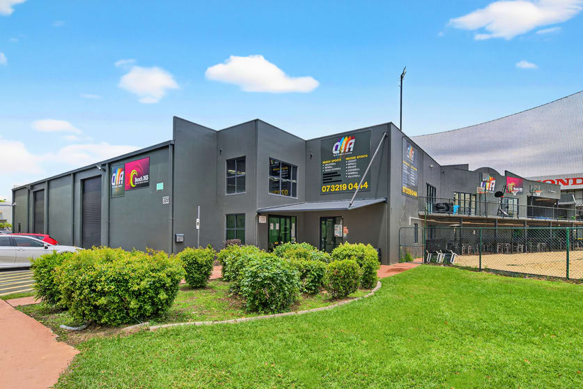 Click to view all images 3269-3271 Logan Road Underwood QLD 4119 - Image 1